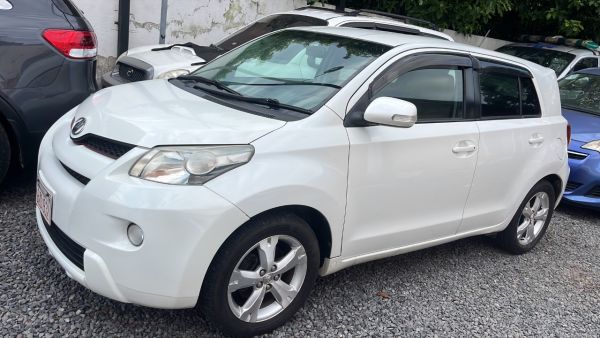 Toyota New Ist 2007