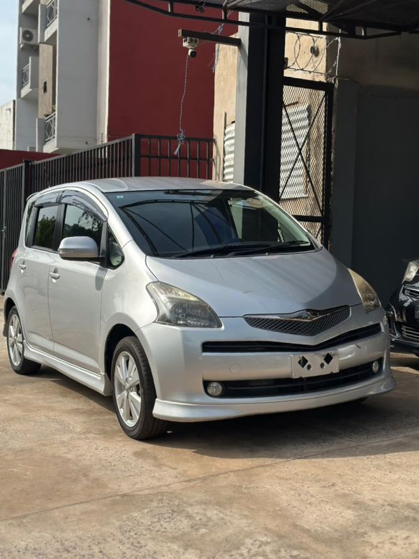 Toyota Ractis 2007