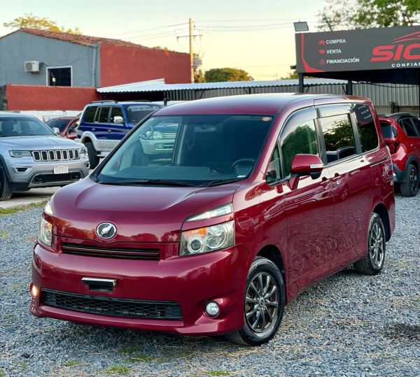Toyota Voxy 2008