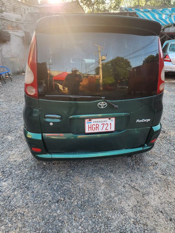 Toyota Funcargo 2001