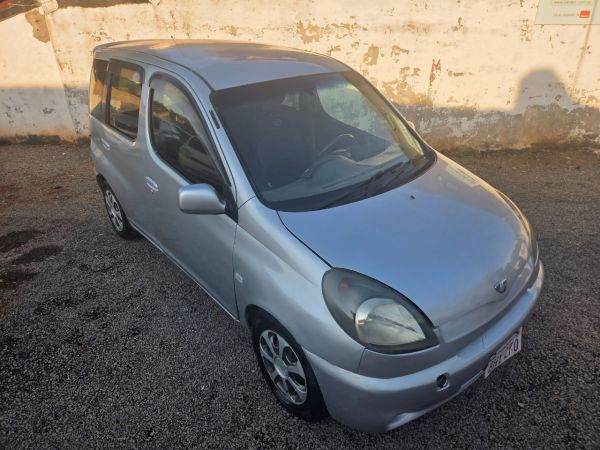 Toyota Funcargo 2002